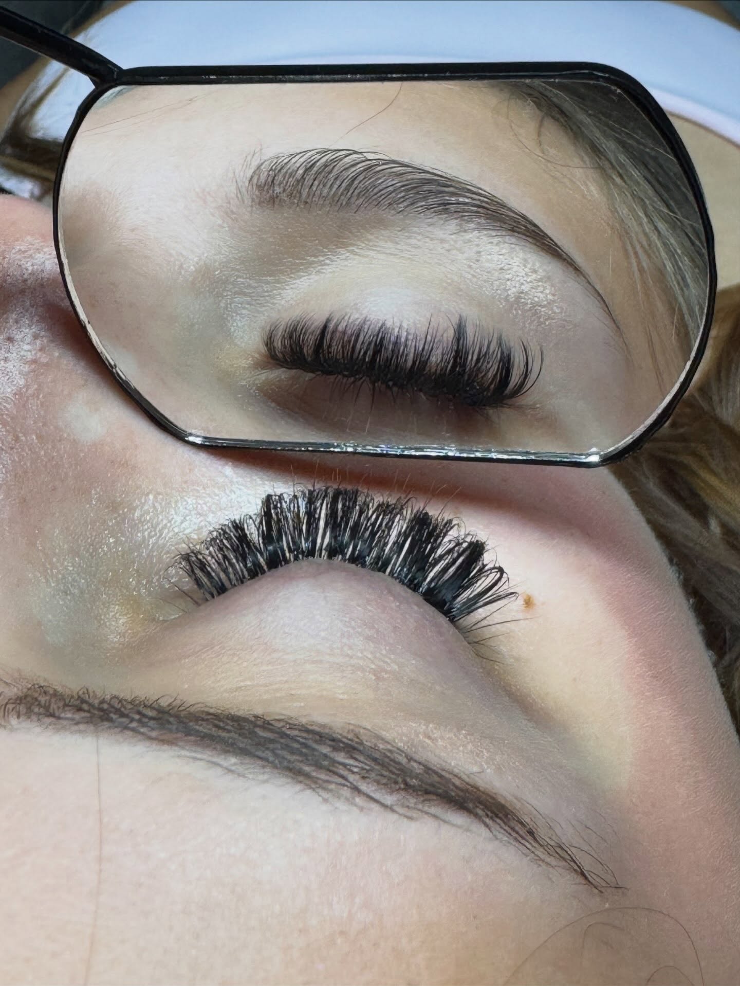 Wispy Lash Set mit Spiegel-Ansicht
