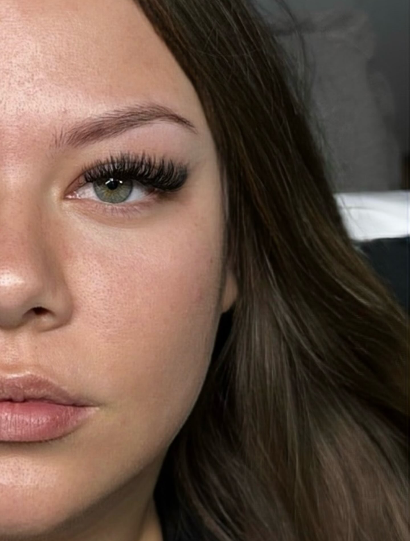 Volume Lash Set an grünen Augen